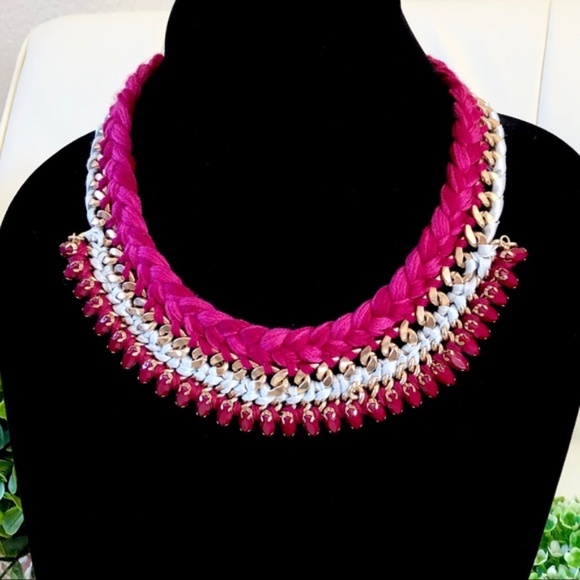 Ann taylor LOFT Neon Magenta Gold Crystal Link Braided Fringe Necklace NWT 49 - Picture 2 of 4